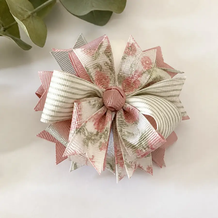 Pinwheel bow